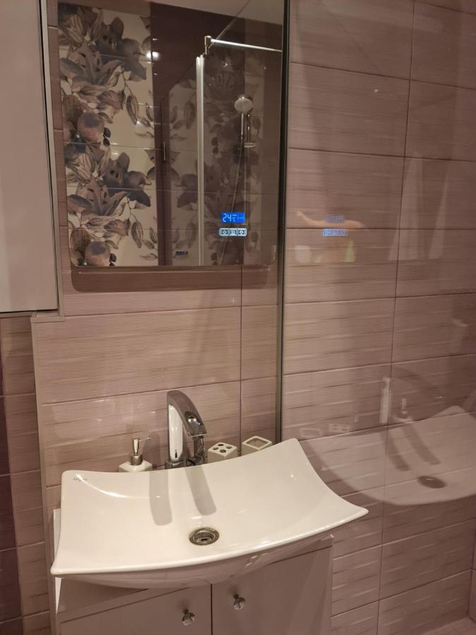Apartament Modern Cristina&Jessica Mediaş Extérieur photo